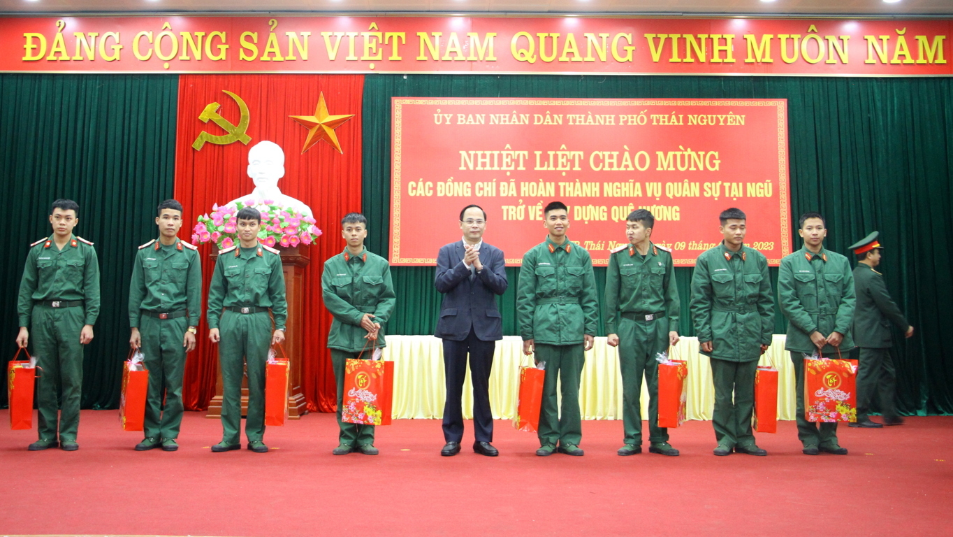 Thành phố Thái Nguyên đón nhận quân nhân hoàn thành nghĩa vụ quân sự trở về địa phương năm 2023